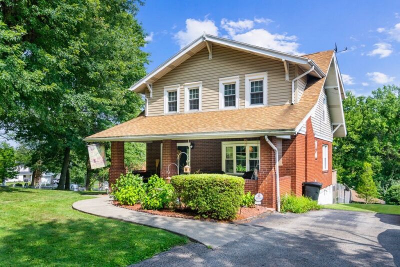 107 Telegraph Rd — photo 2