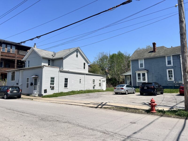 125 N Chestnut St — photo 2