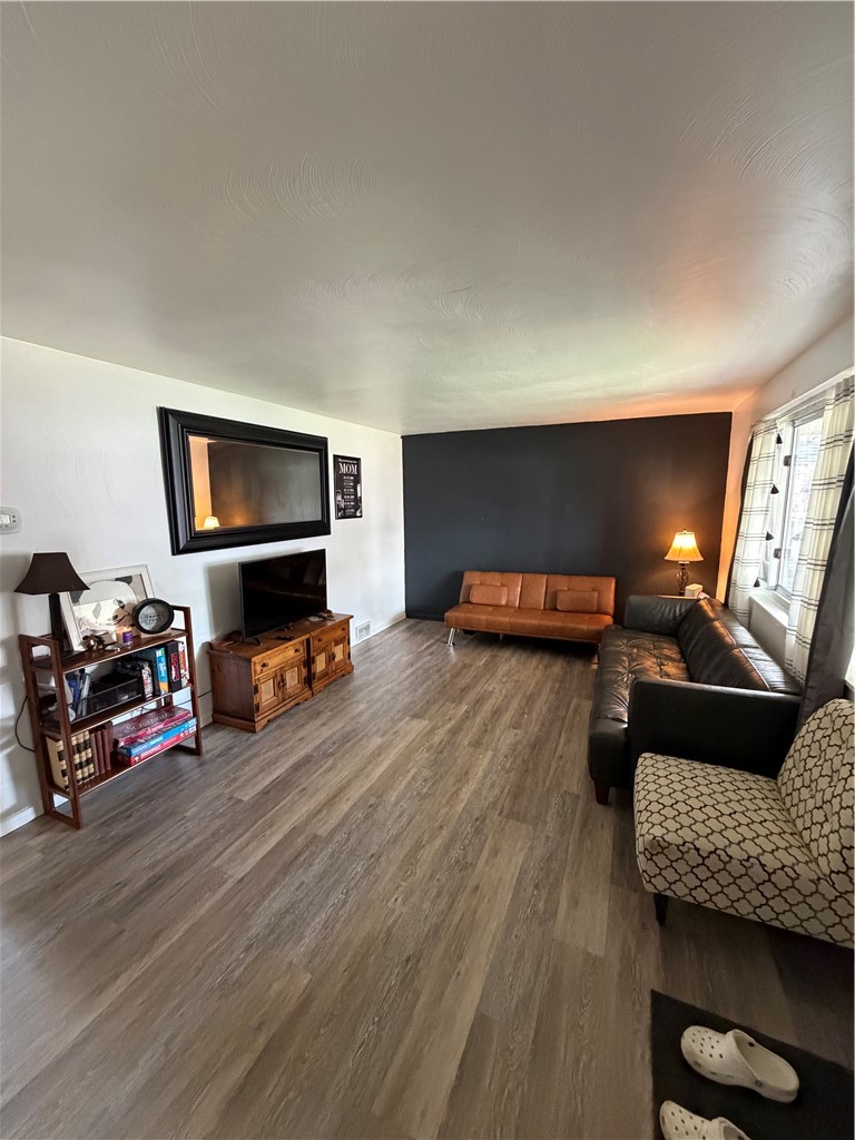 528 E 8th Ave — photo 4