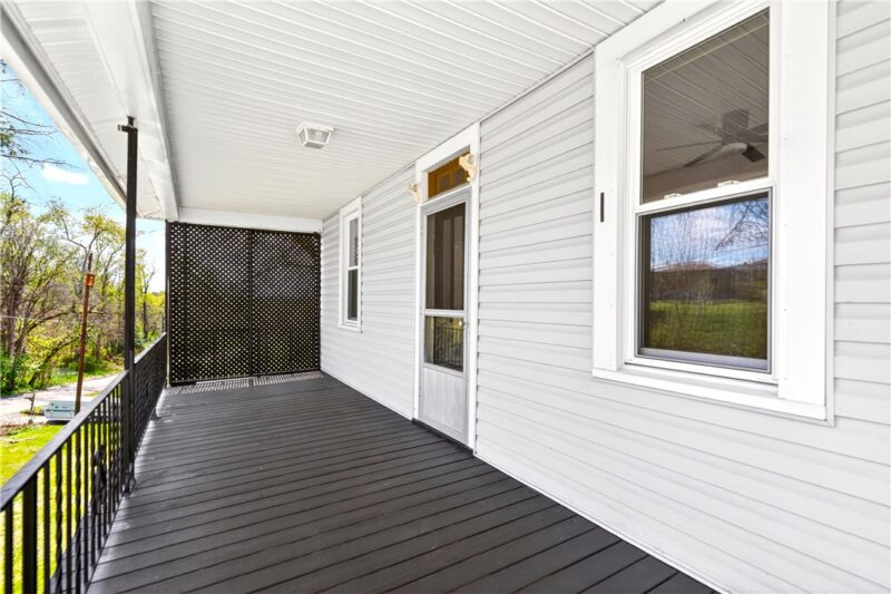 901 St. Nicholas Drive — photo 2