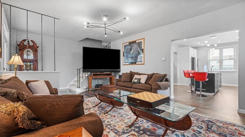 347 BAILEY AVE — photo 8
