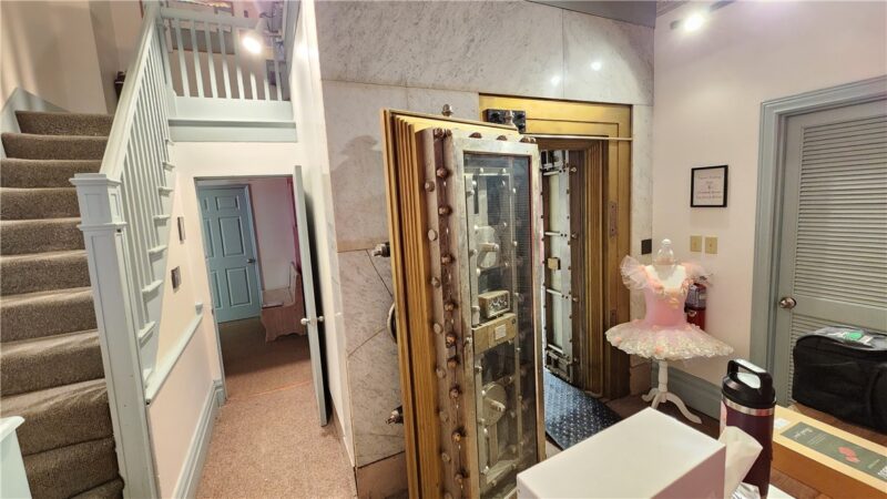 41 N Main Street — photo 8