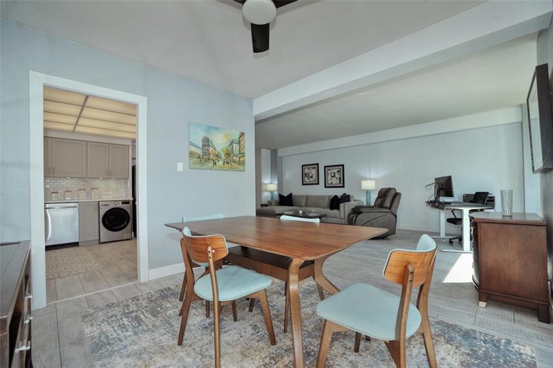 320 Fort Duquesne Blvd 7M — photo 8
