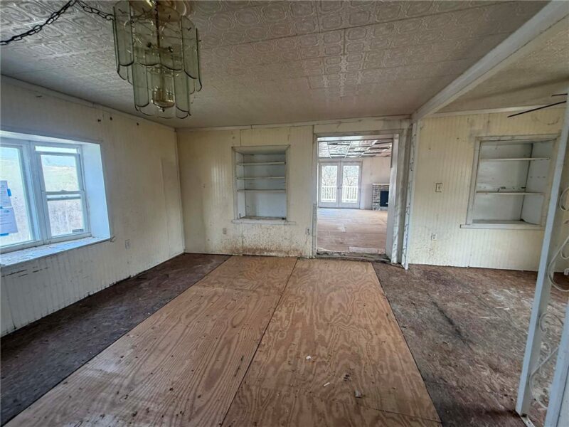 133 EMERY HEIGHTS RD — photo 5