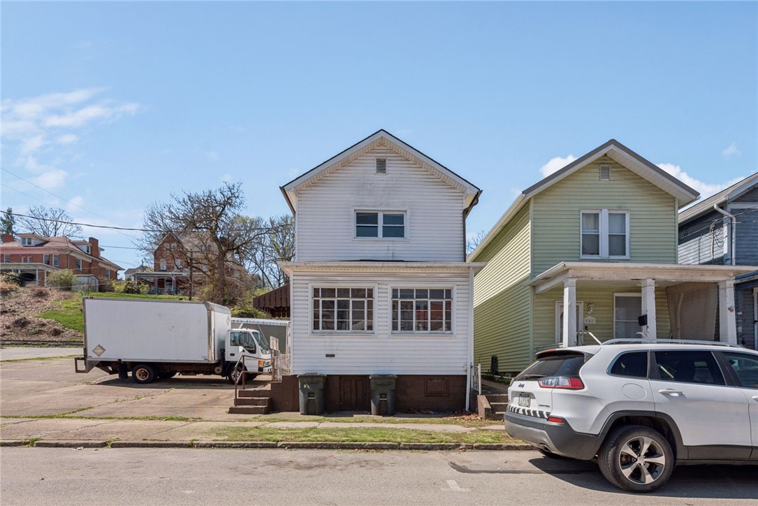 305 WASHINGTON AVE — photo 1