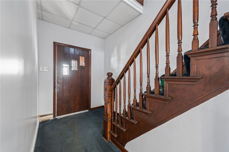 305 WASHINGTON AVE — photo 2