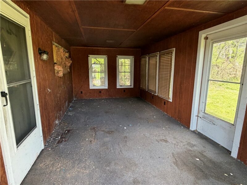 130 Carr Ave — photo 5