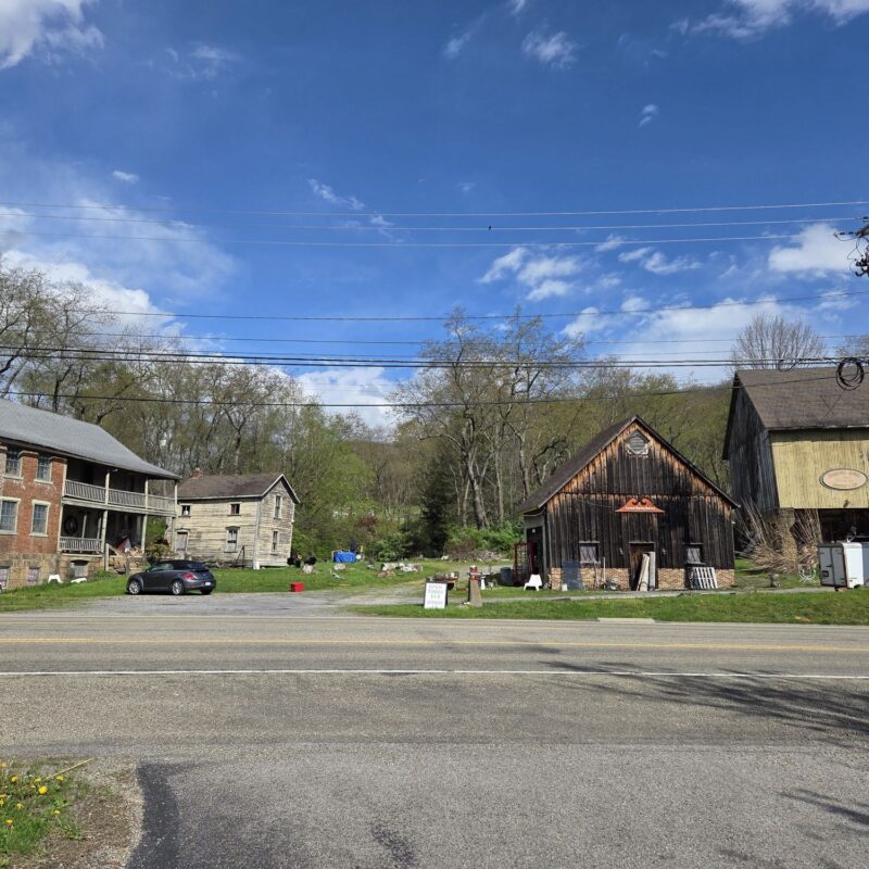 333 Perry HIGHWAY — photo 2