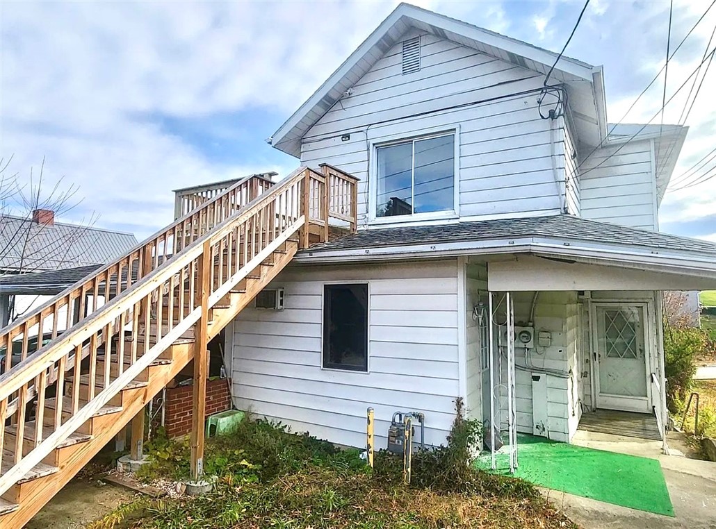 670 Park St — photo 1