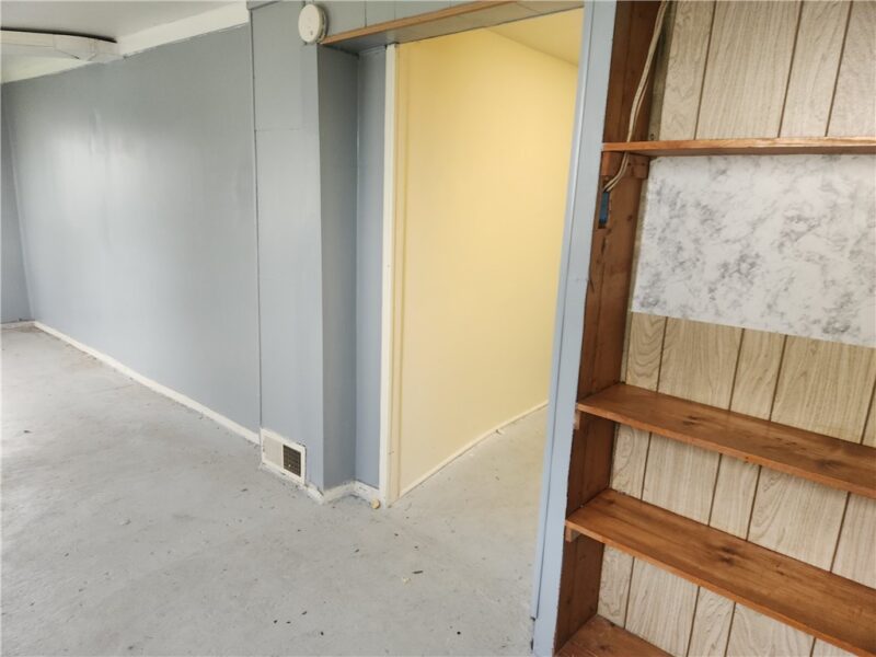 670 Park St — photo 2