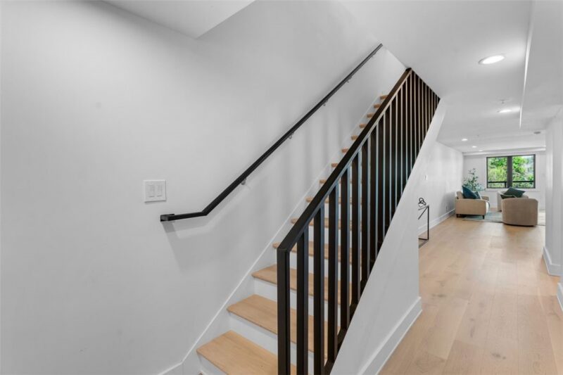 3211 Dobson Street — photo 2