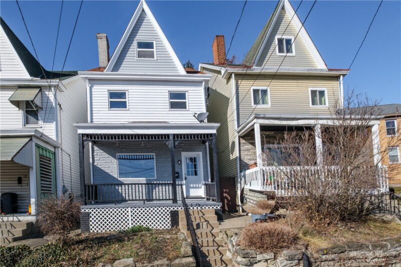 107 John St — photo 2
