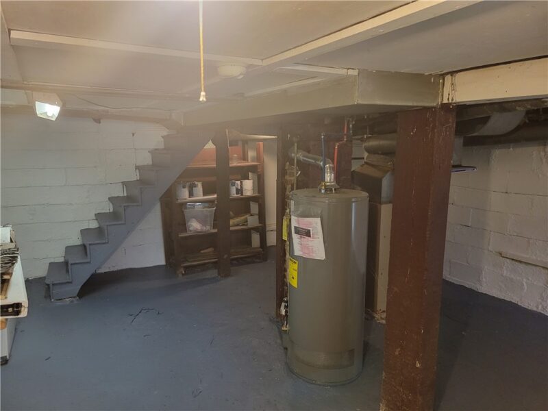 2000 Mercer Ave — photo 3