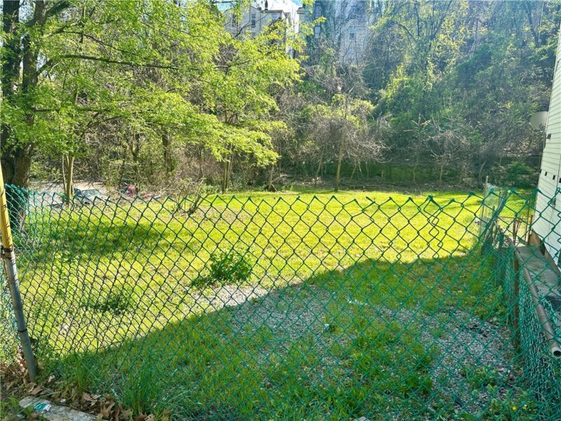 000 McClure Ave — photo 3