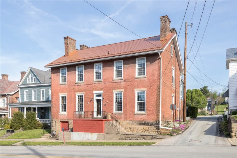 139 Main St — photo 2
