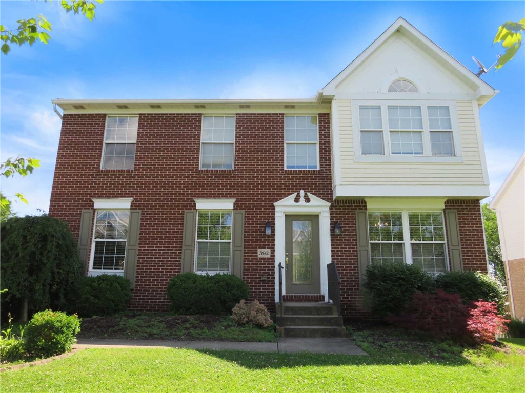 392 Pine Ridge Dr — photo 1