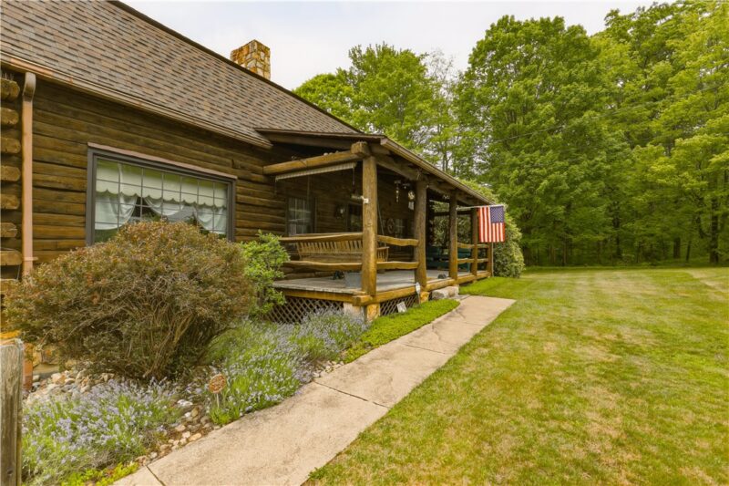 123 Crestview Rd — photo 2