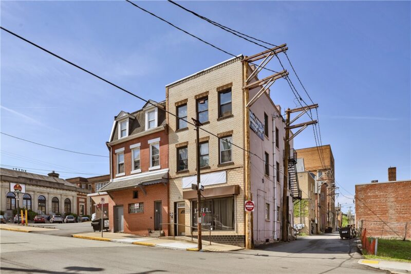 810 Amity St — photo 3