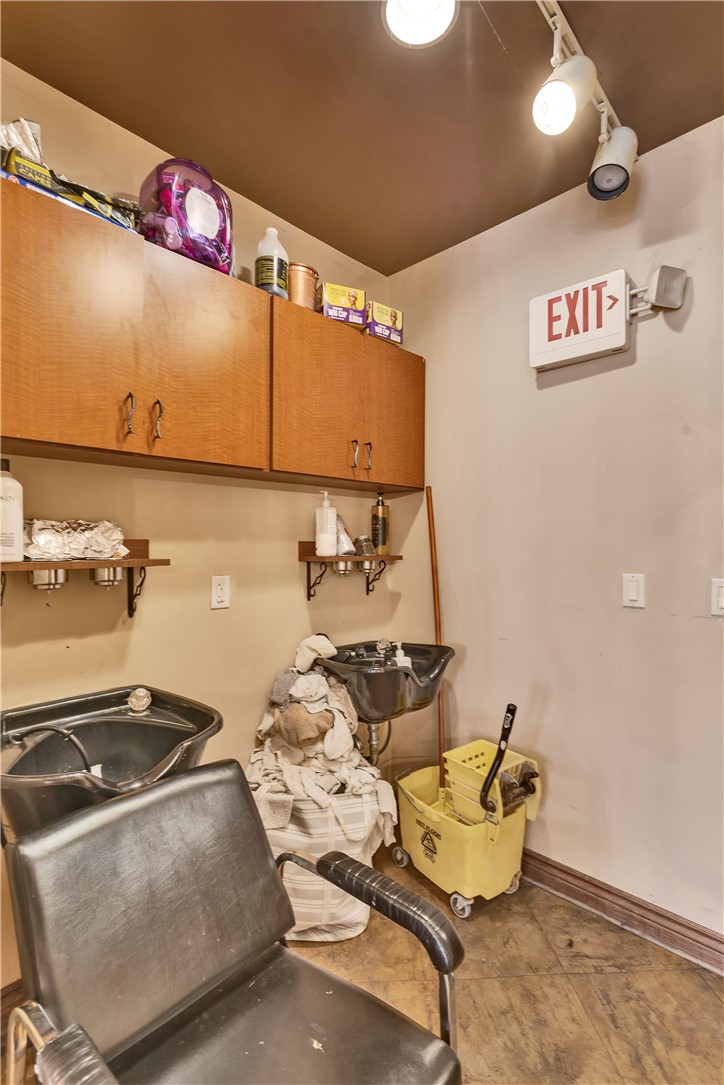 810 Amity St — photo 8