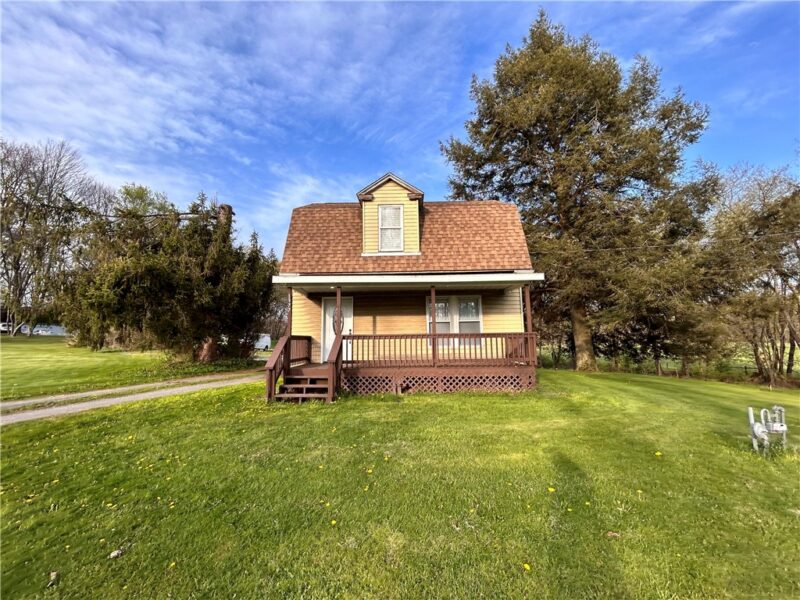 1377 Perry Highway — photo 2