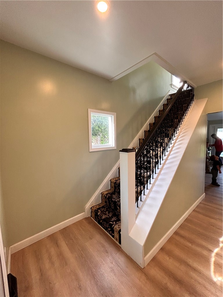 1377 Perry Highway — photo 3