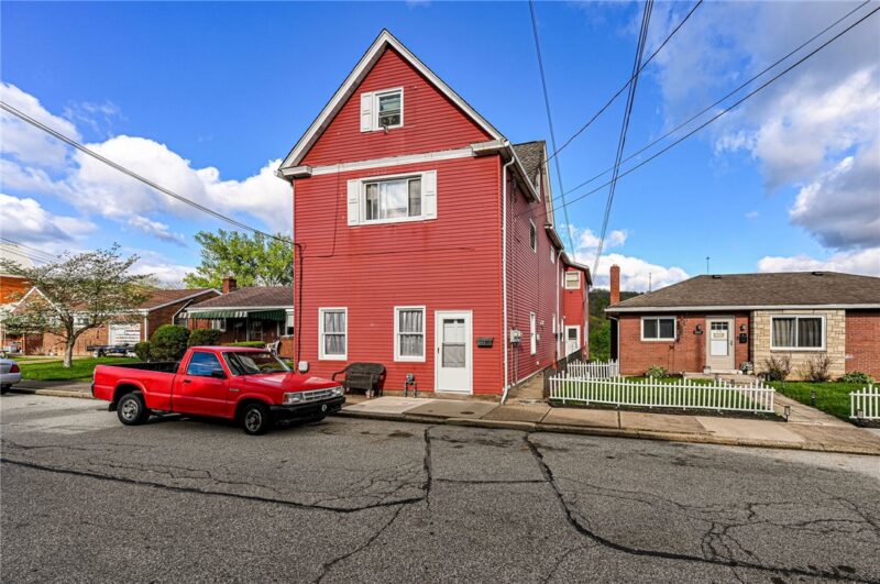 222 Adrian Ave — photo 2