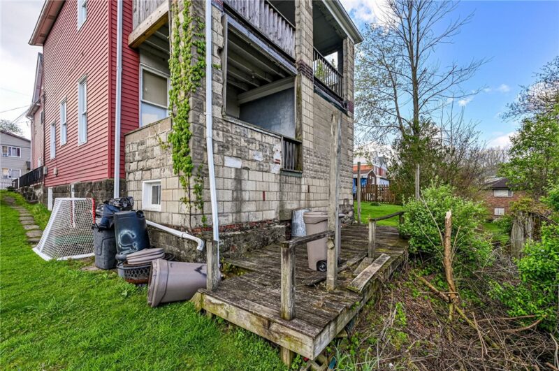 222 Adrian Ave — photo 6