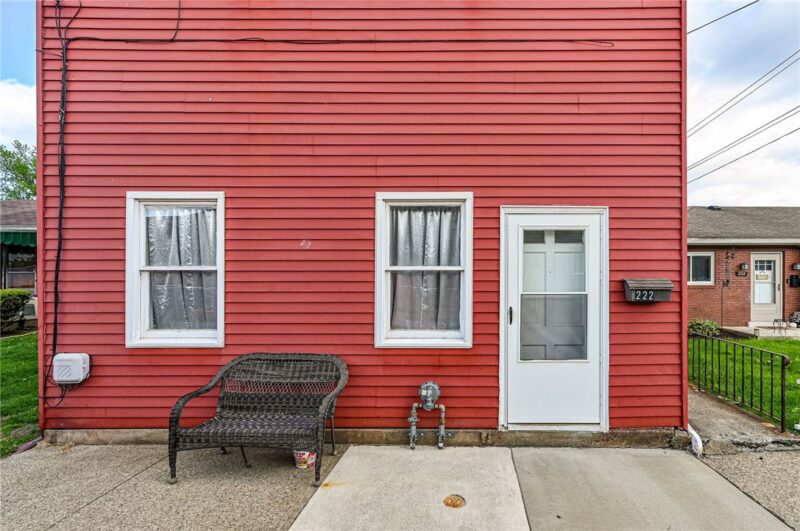 222 Adrian Ave — photo 8