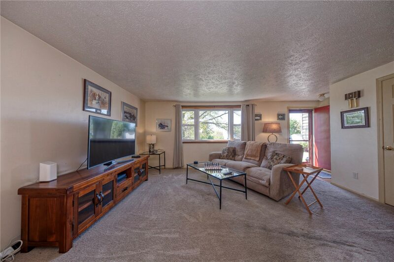 417 Linden Dr — photo 5