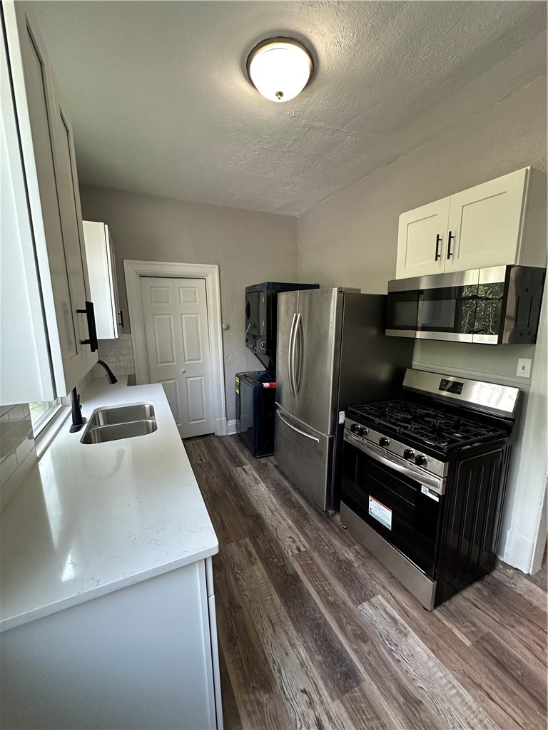 633 Tingley Ave — photo 3