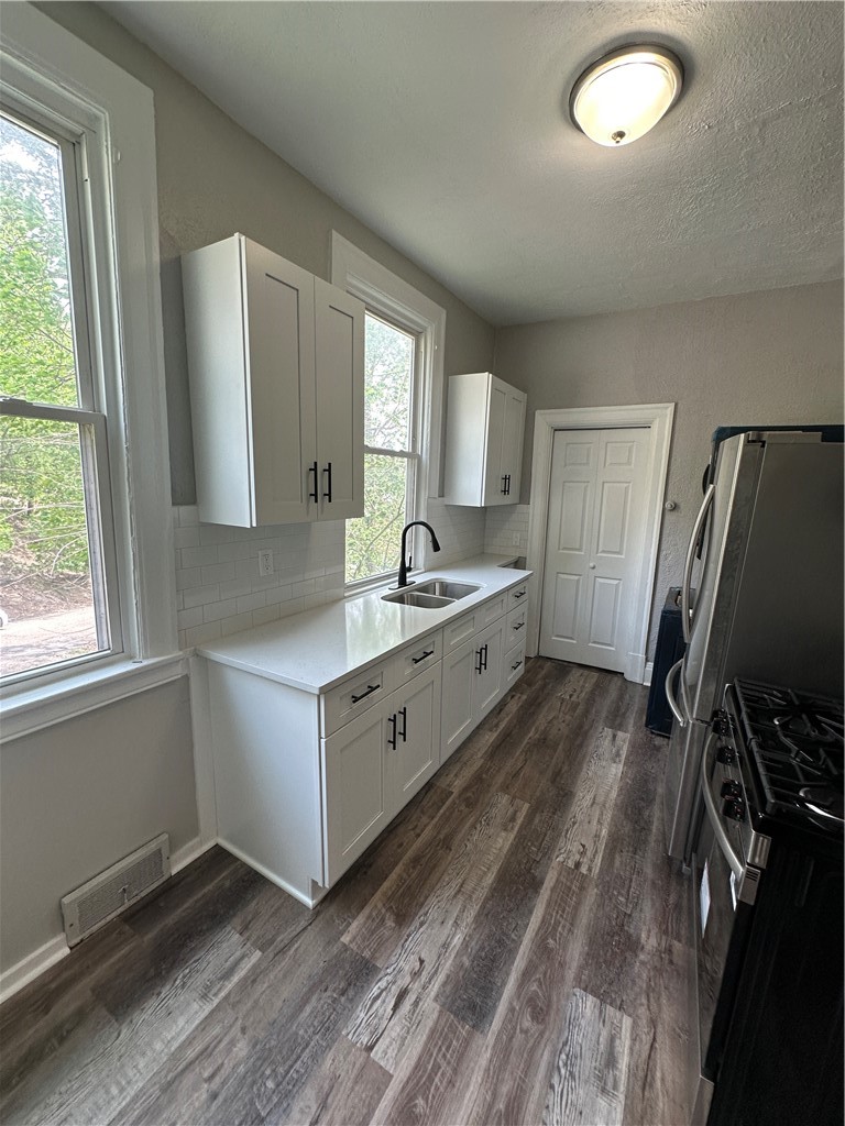 633 Tingley Ave — photo 5