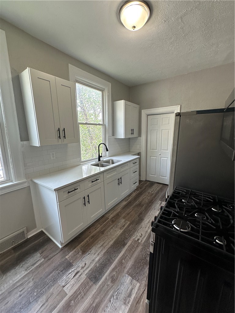 633 Tingley Ave — photo 6