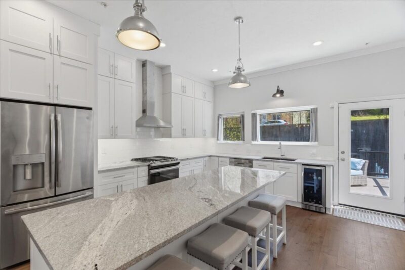 5320 Holmes St — photo 8