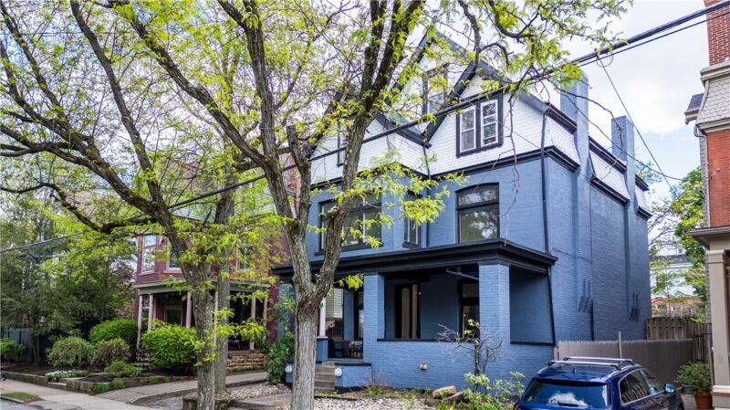 5820 Howe St — photo 2