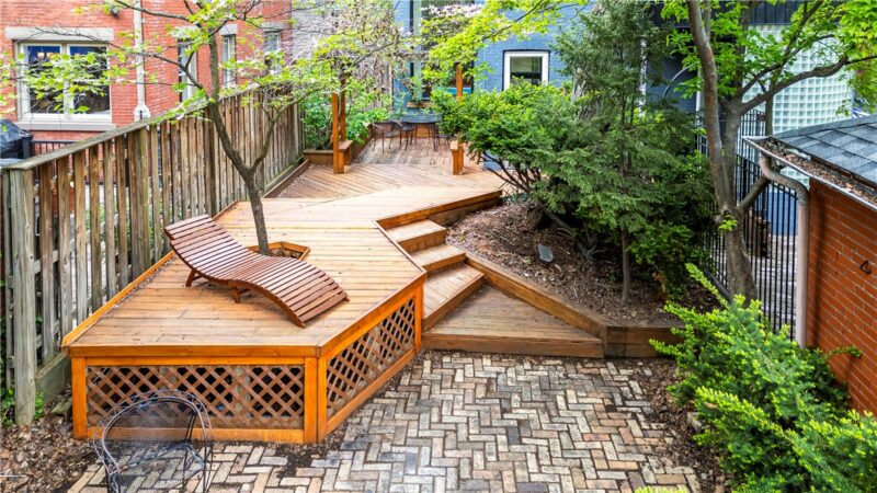 5820 Howe St — photo 4