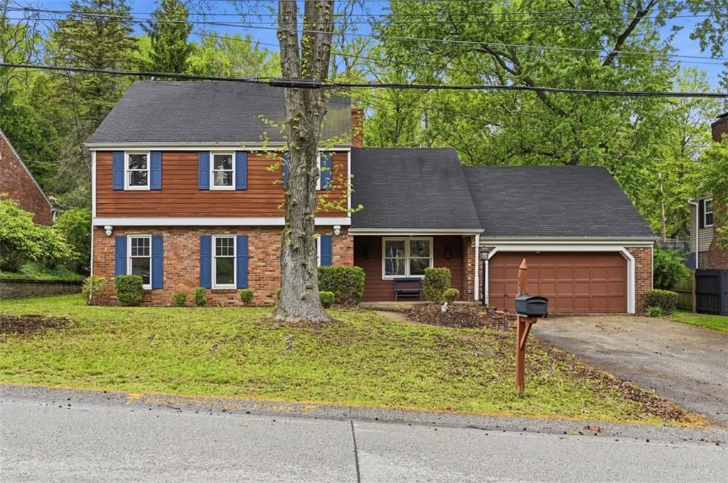 224 Thornberry Drive — photo 1