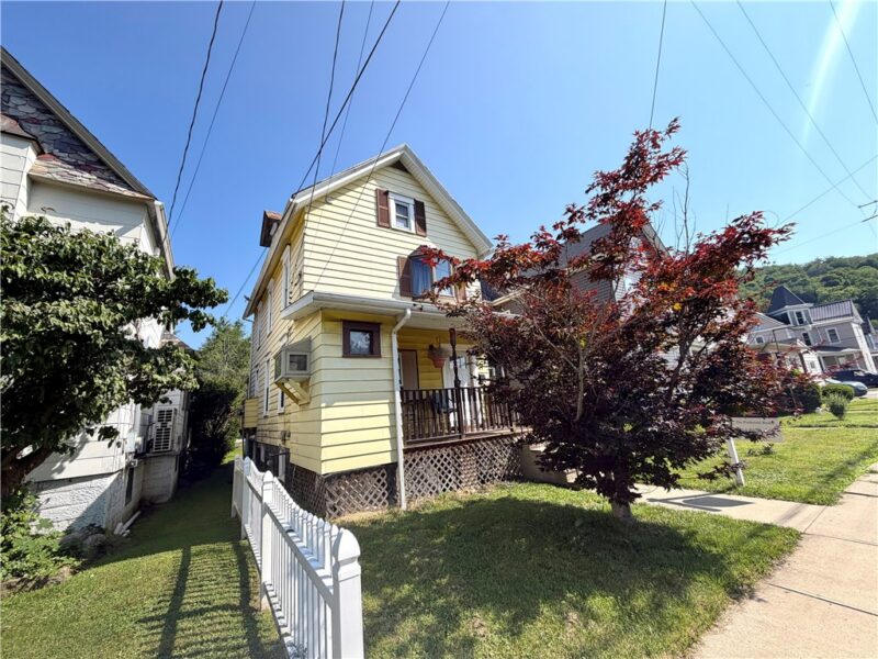 121 Elizabeth Ave — photo 2