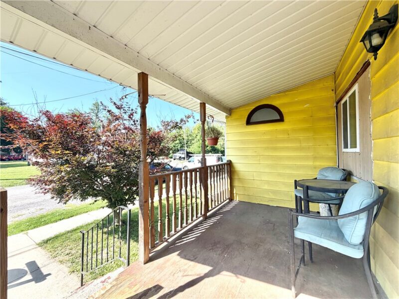 121 Elizabeth Ave — photo 4