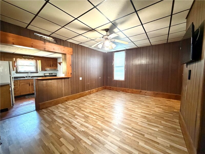 121 Elizabeth Ave — photo 8