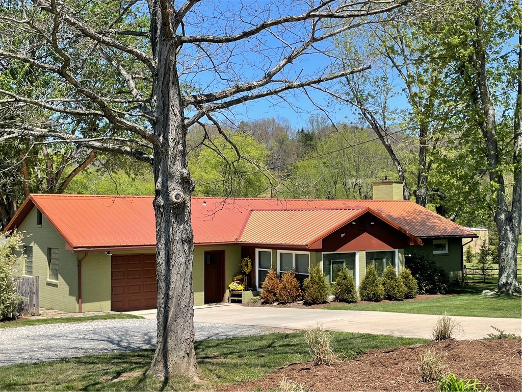 615 Westerly Lane — photo 1