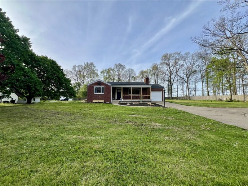 1057 Winfield Rd — photo 3