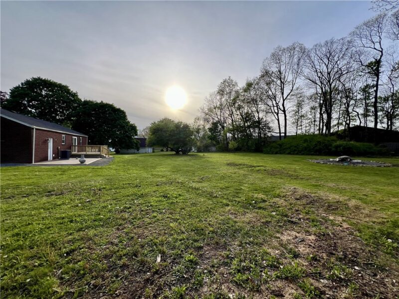 1057 Winfield Rd — photo 4