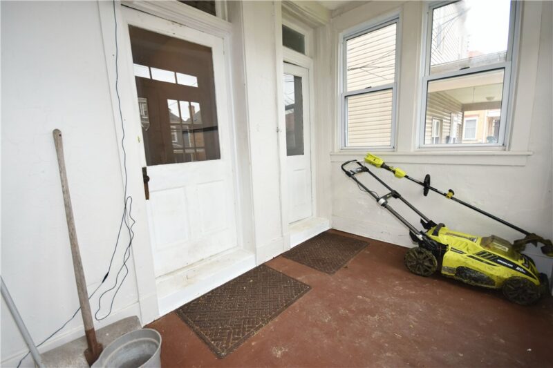 2919 Voelkel Ave — photo 3