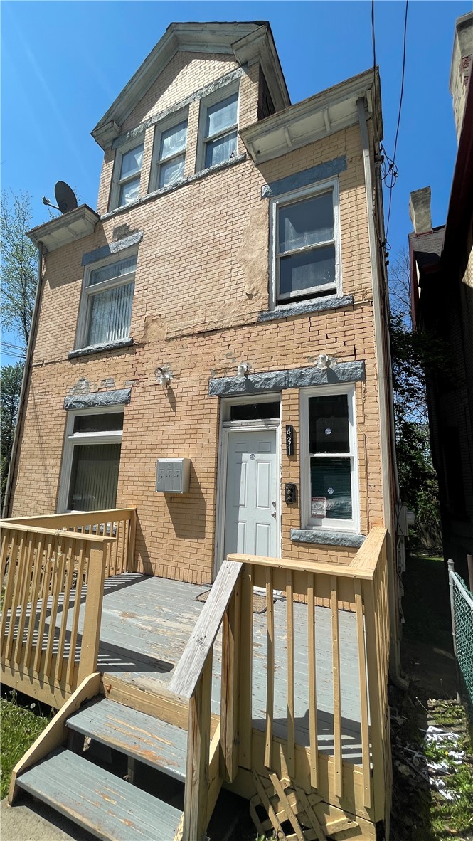 431 Ella St — photo 1