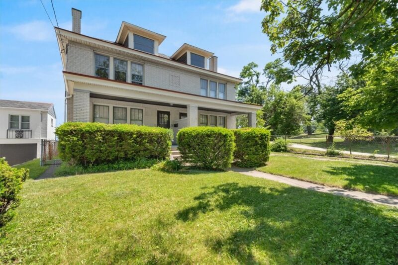 431 Bailey Ave — photo 2