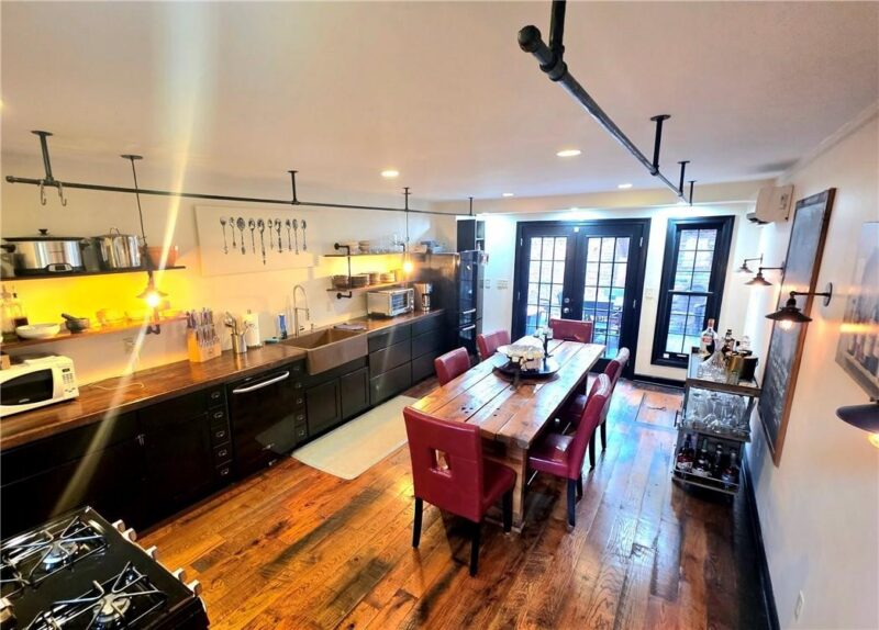 604 Middle St — photo 3