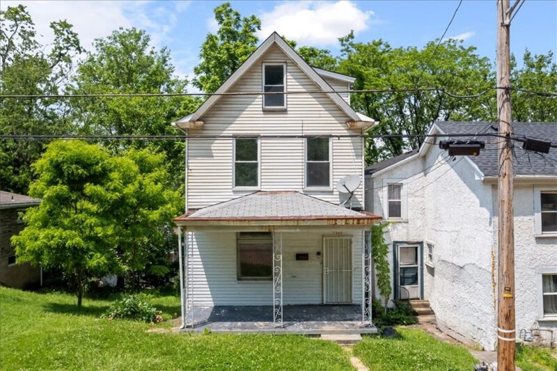 1567 Princeton Blvd — photo 3