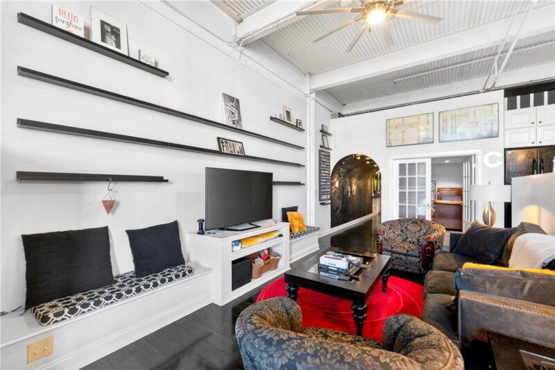 2250 Mary St 315 — photo 8