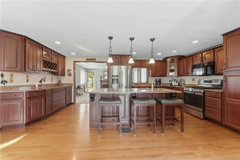 109 Shadeland Drive — photo 3
