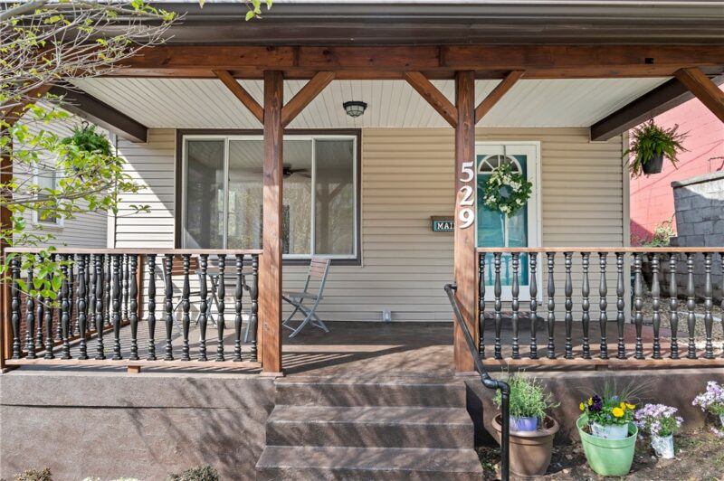 529 Windsor Ave — photo 2